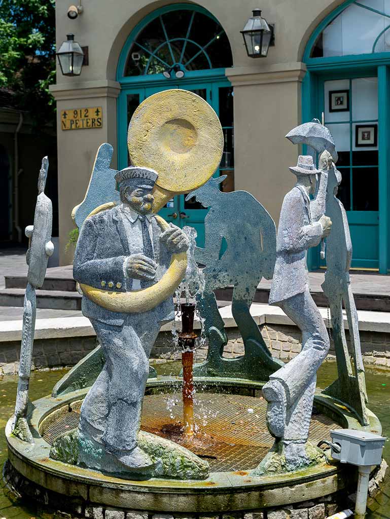 New Orleans Jazz Procession Fountain. Photo © legacy1995/123rf.